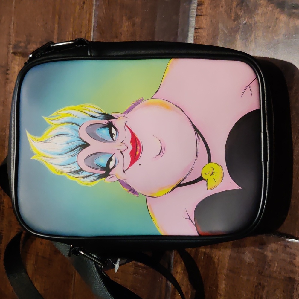 Disney Villains Ursula Crossbody Deluxe Crossbody Bag